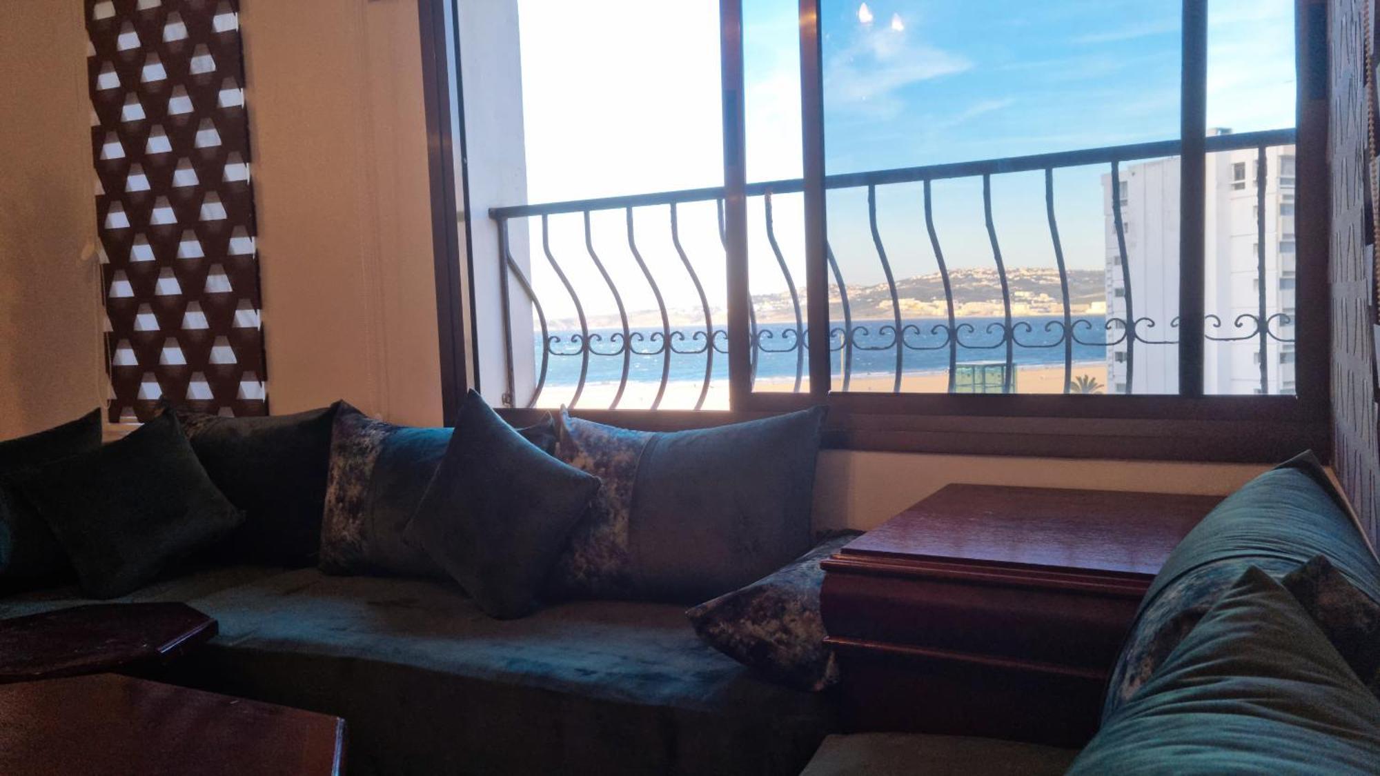 Luxury Sea And Marina View Apartment Танжер Екстериор снимка