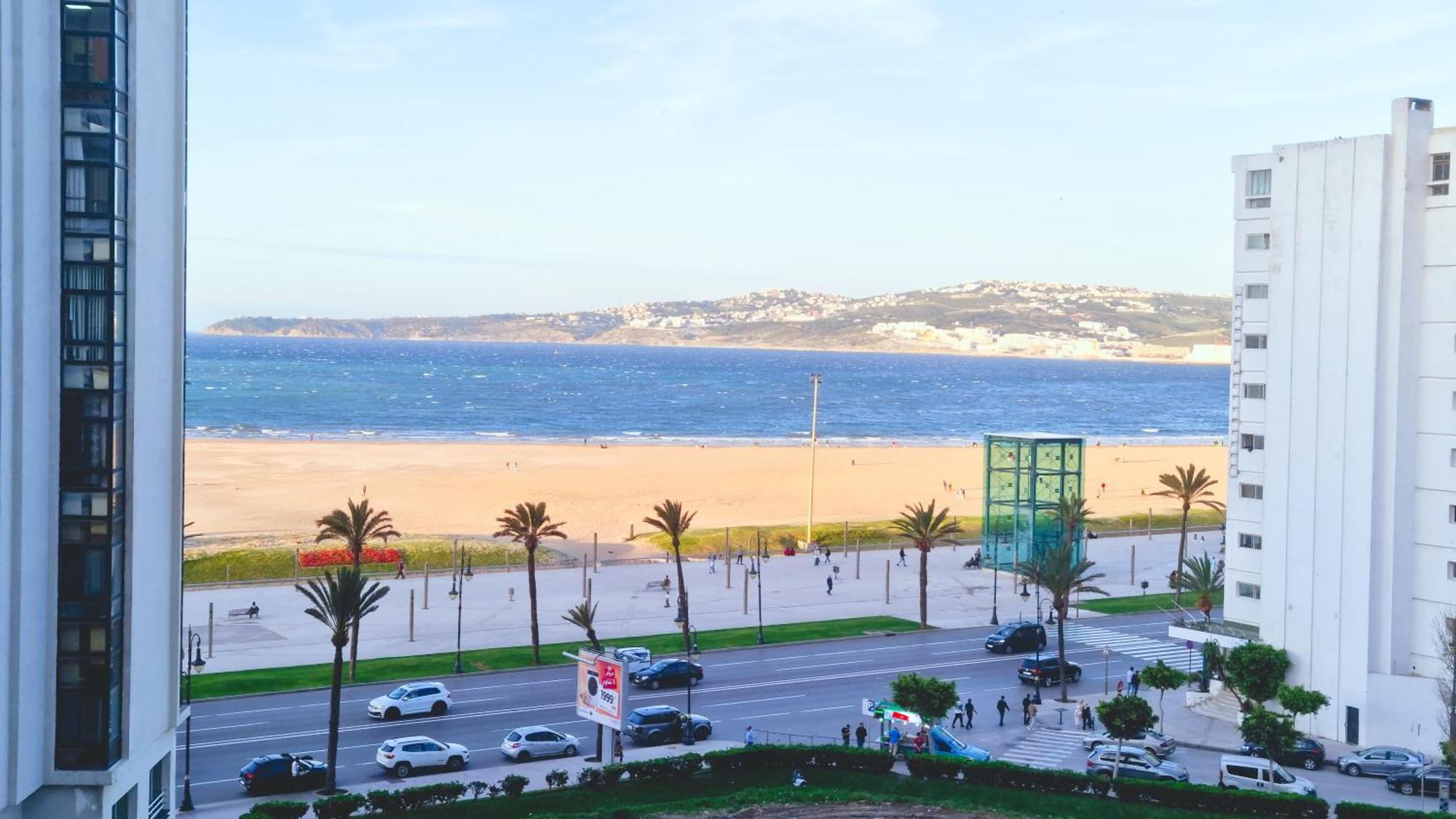 Luxury Sea And Marina View Apartment Танжер Екстериор снимка